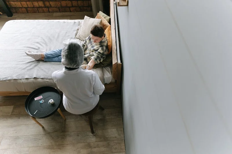 임산부 두통 안전 가이드: 생활요법 우선, 의약품 선택 주의​